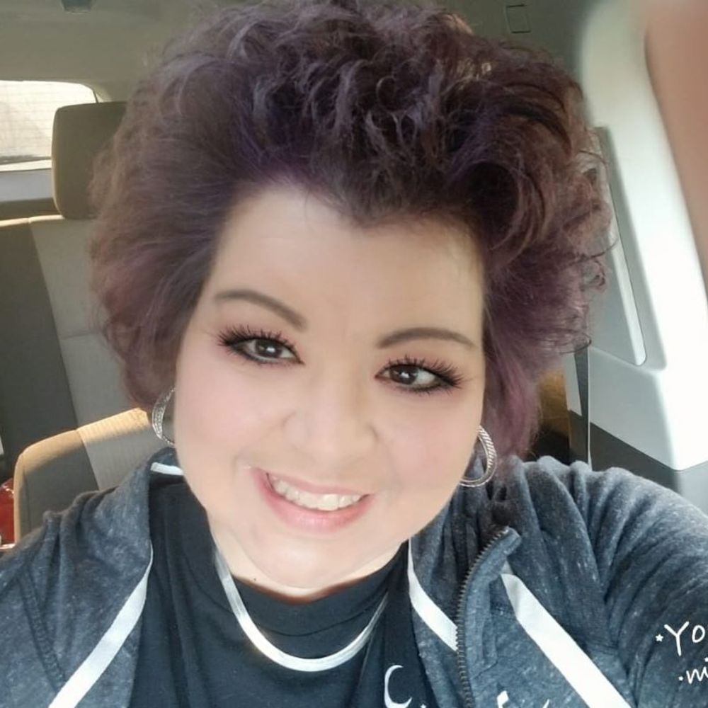 Meet your Posher, Lora